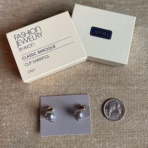 VINTAGE (1982) AVON CLASSIC BAROQUE CLIP EARRINGS